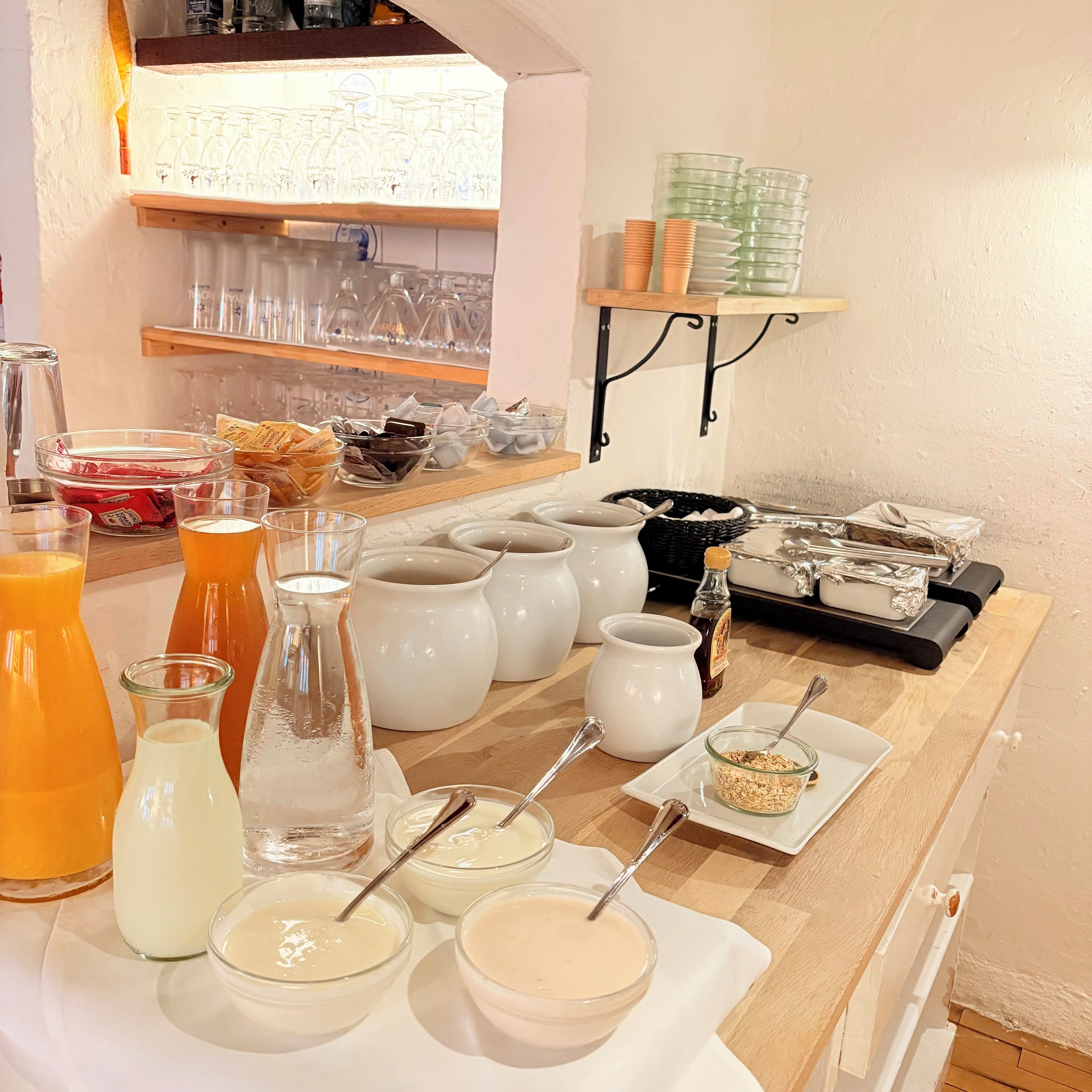 Frokostbuffé er inkludert på hverdagene