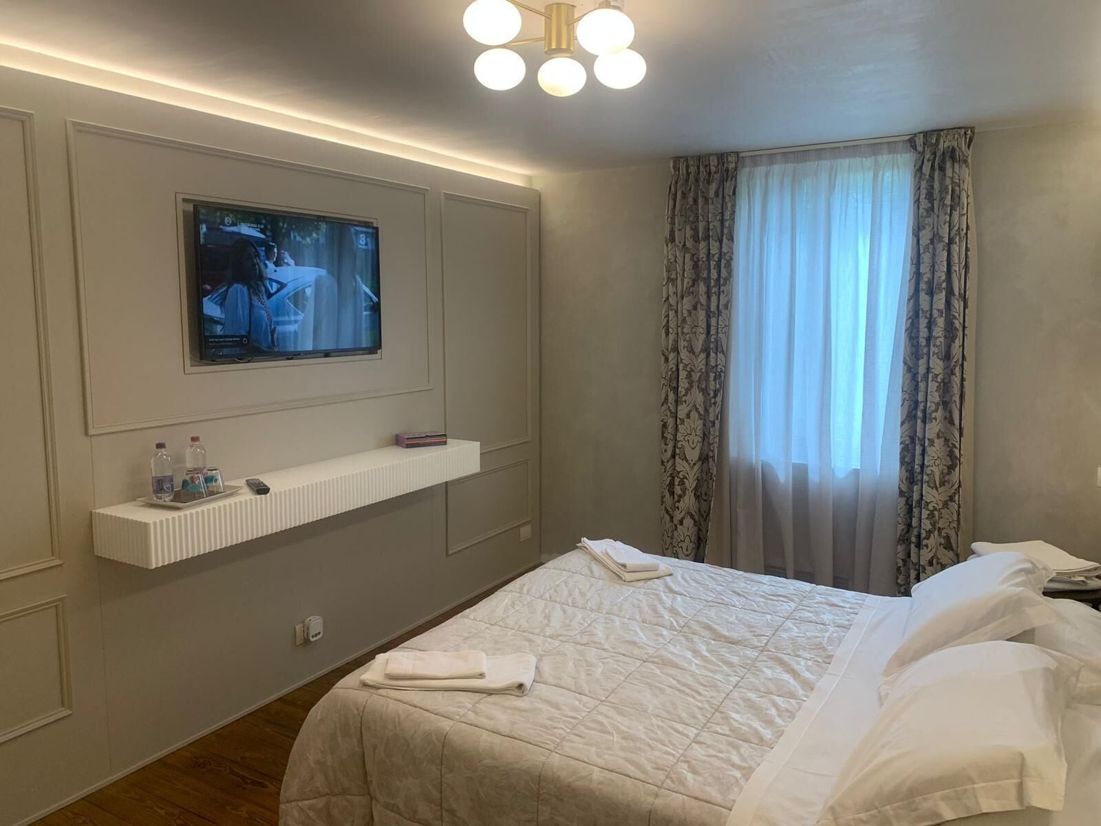 Chambre Double pour 1 personne | Salle de bain | Articles de toilette gratuits, sèche-cheveux, peignoirs, chaussons