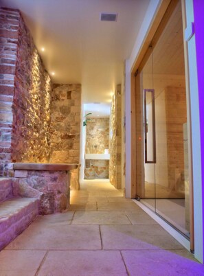 Diepe bindweefselmassages, sportmassages, massagebehandelingen
