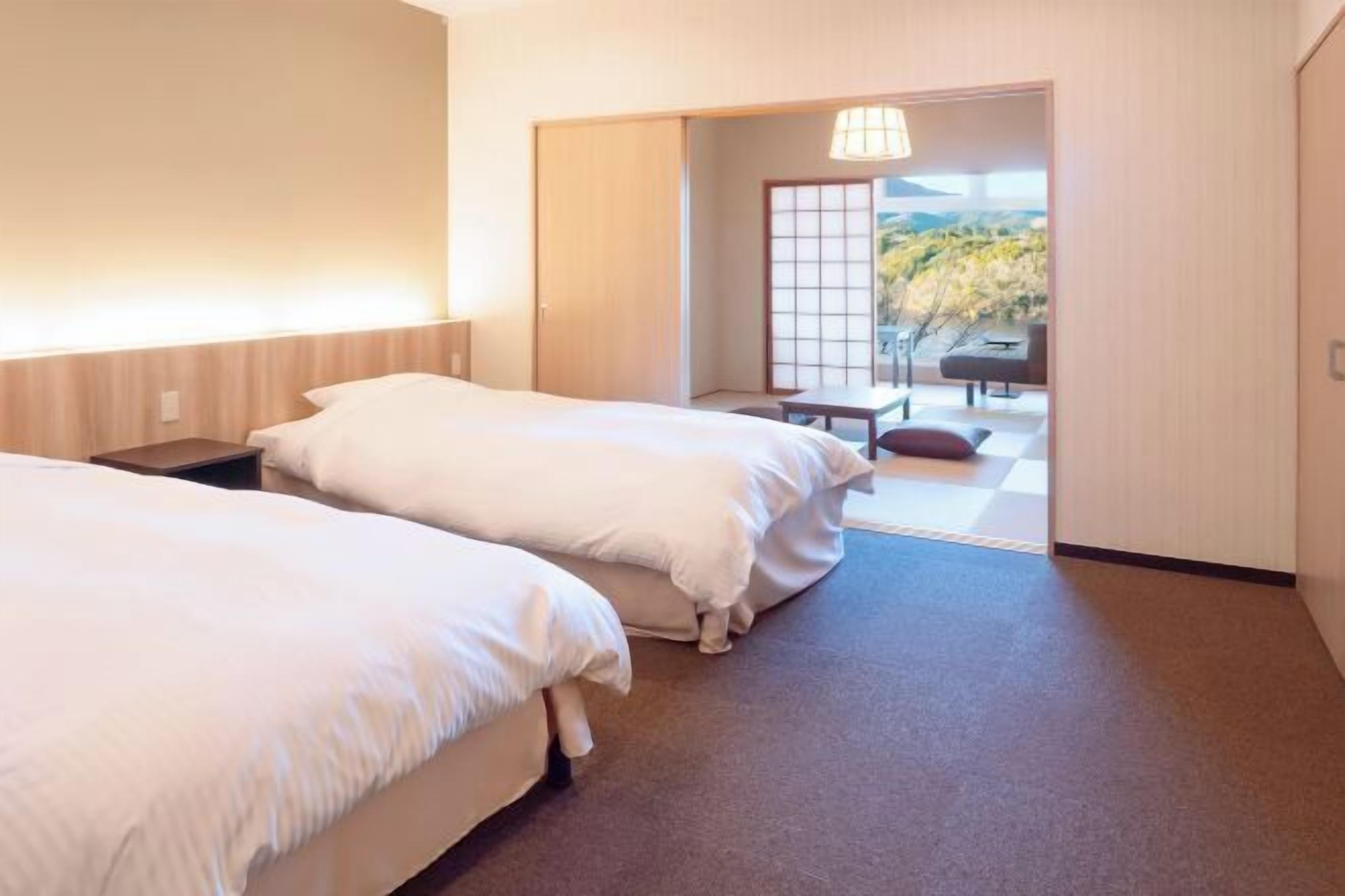 In-room safe, desk, free WiFi