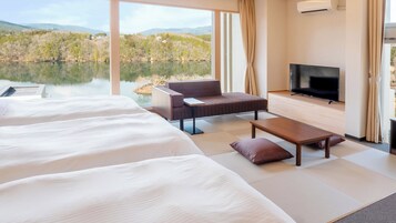 [禁煙] スタンダード和洋室トリプル 内風呂あり | セーフティボックス (室内)、デスク、WiFi (無料)