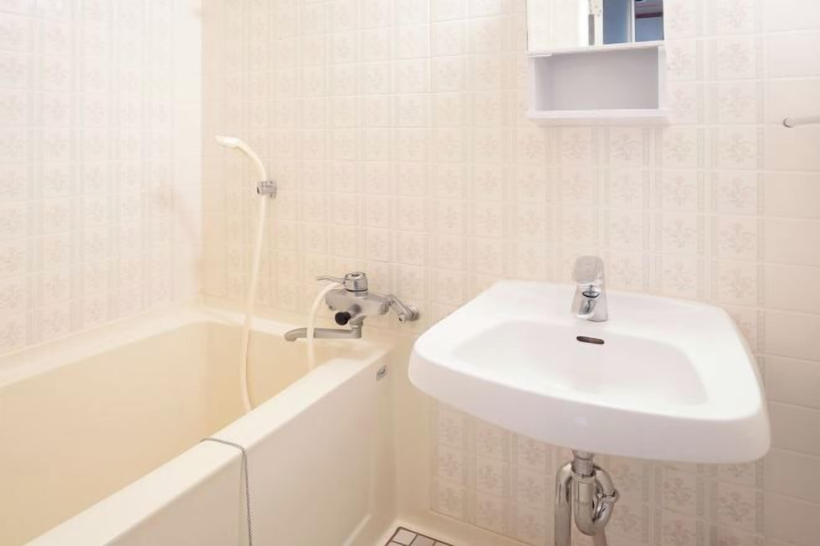 Bathroom | Slippers, towels