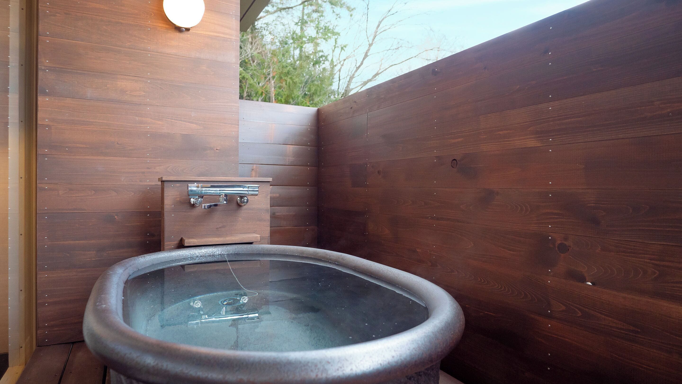 [Non-smoking] Superior Twin Room with Open-Air Bath and Indoor Bath | In-room safe, desk, free WiFi