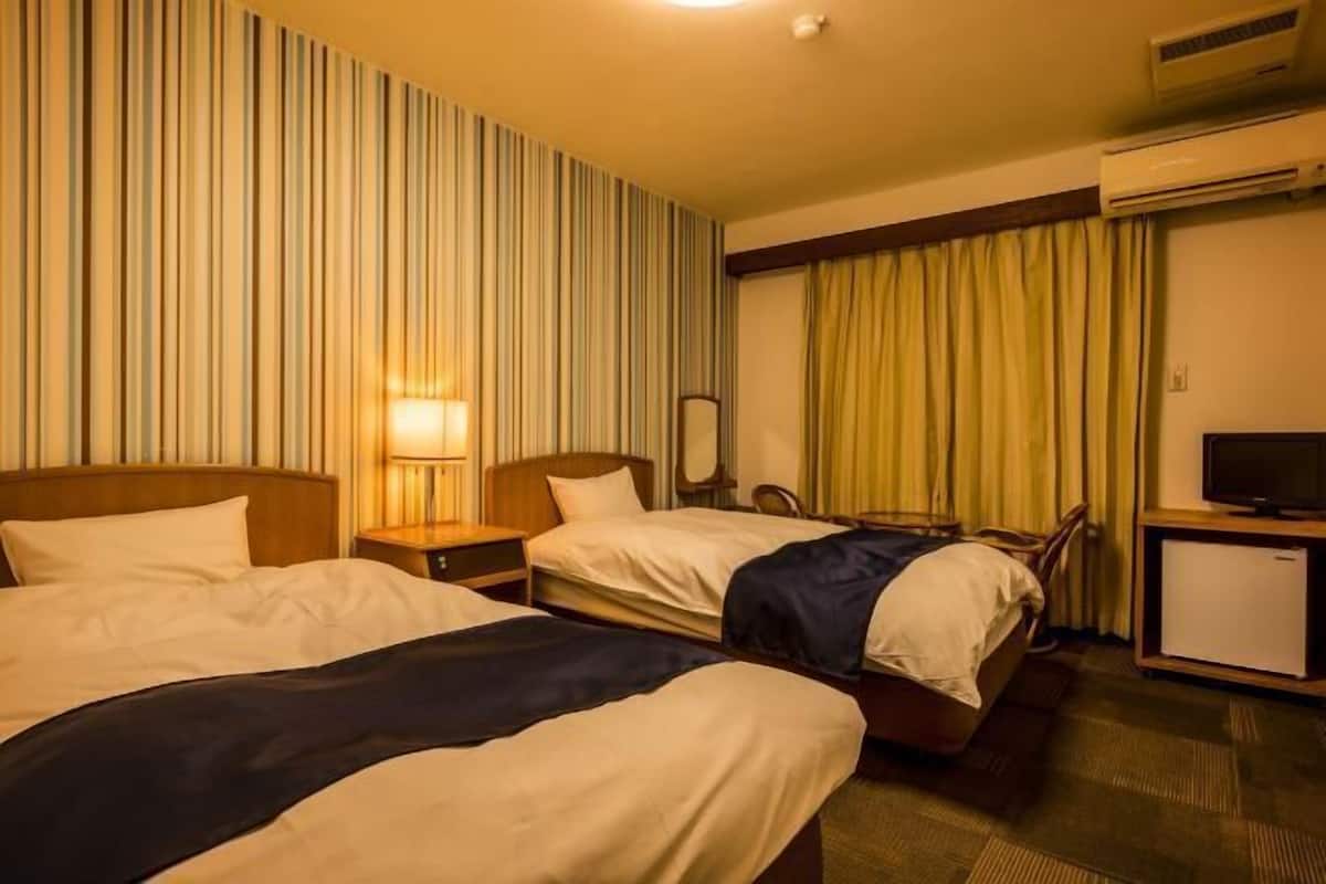 1 bedroom, in-room safe, desk, free WiFi