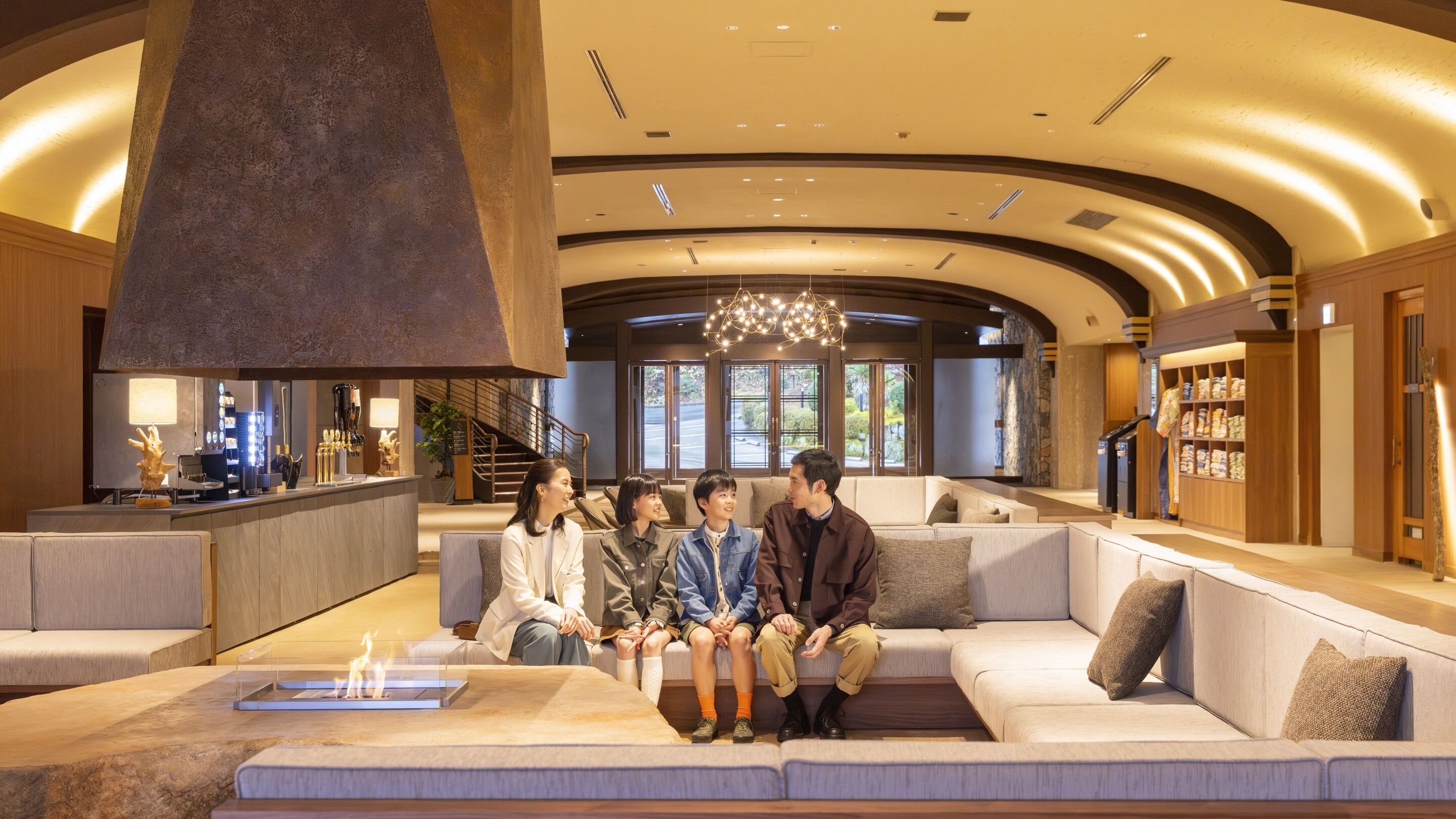 Lobby-lounge