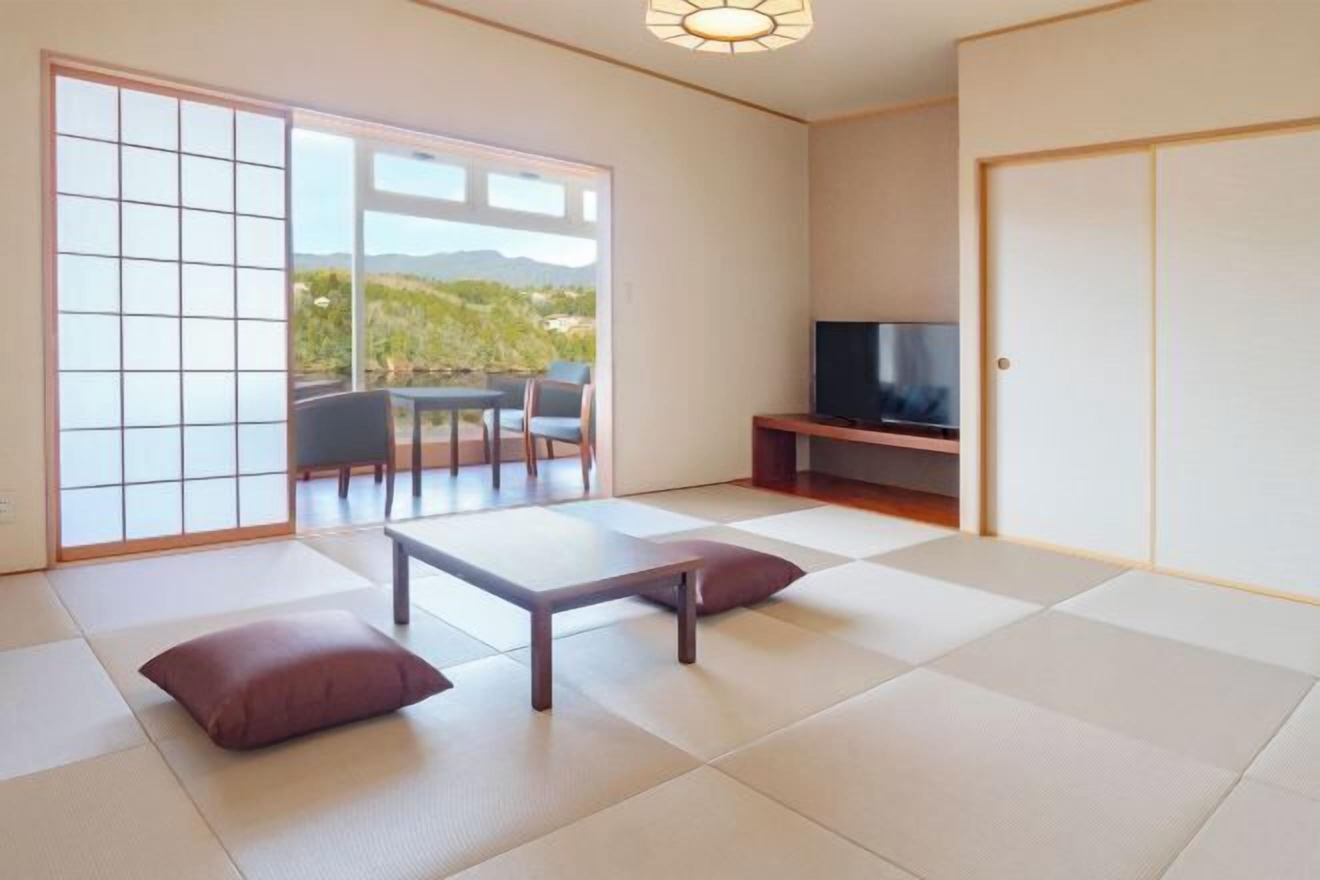 Living area | Flat-screen TV