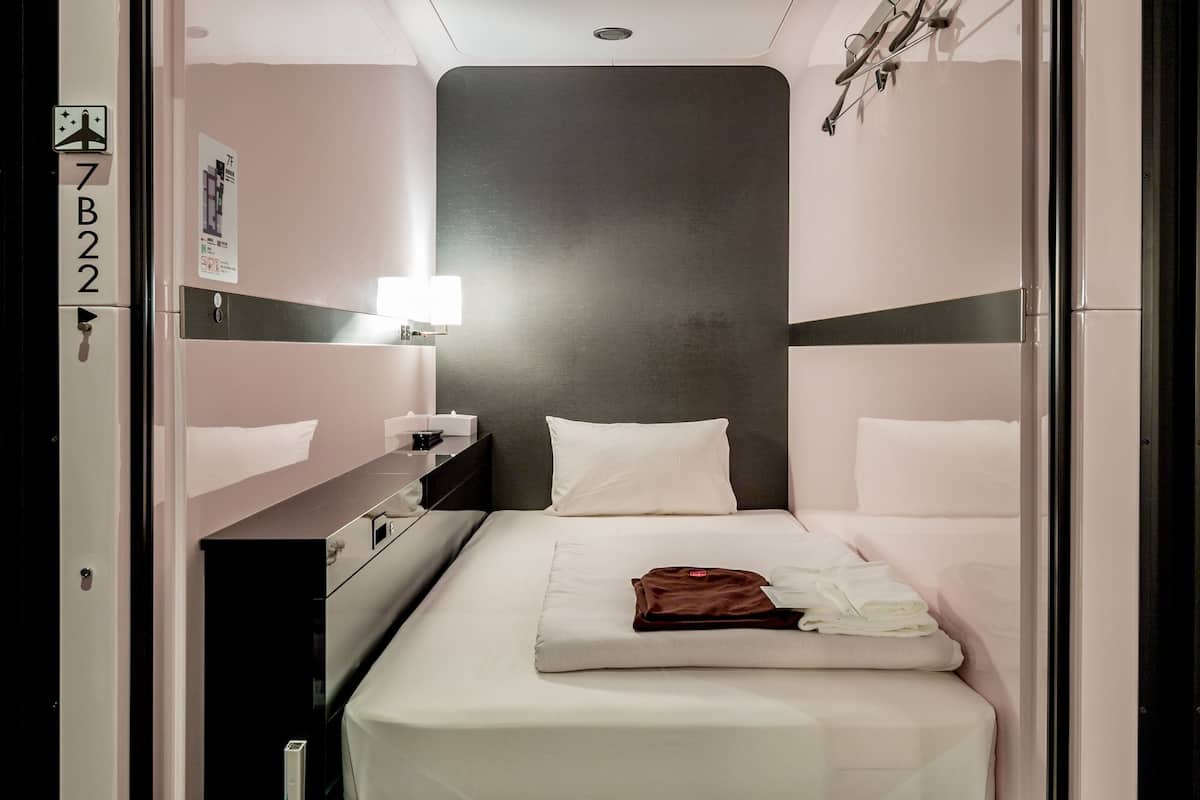 In-room safe, free WiFi, bed sheets