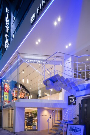 Fachada del alojamiento - Noche