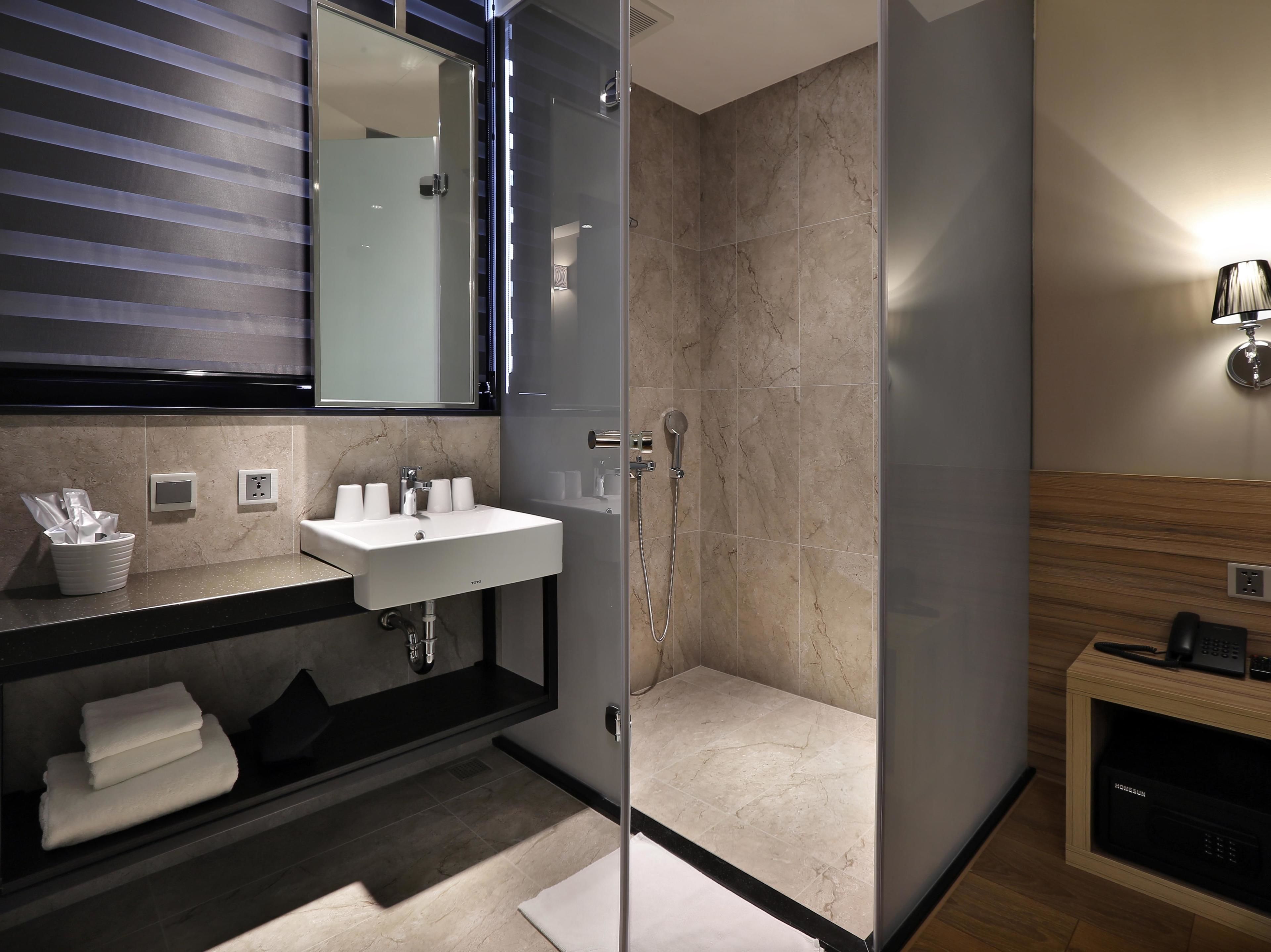 1 bedroom, premium bedding, down duvets, in-room safe