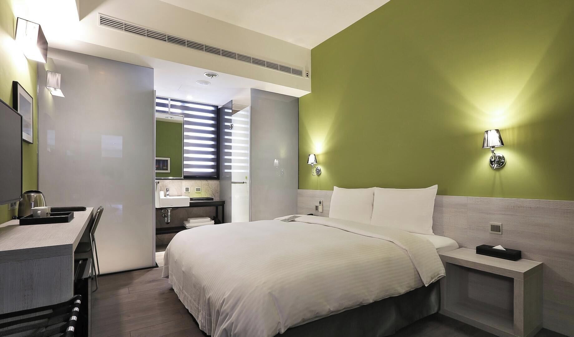 Elegant Double Room, 1 King Bed | Premium bedding, down duvets, in-room safe, desk