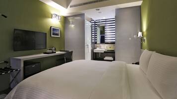 Elegant Twin Room | Premium bedding, down comforters, in-room safe, desk
