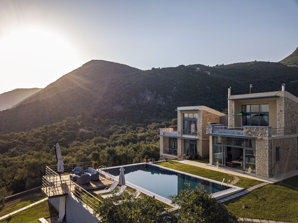 Exterior - Kastraki Epavlis (Corfu)