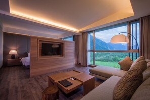 Deluxe Double Room | Premium bedding, minibar, desk, blackout drapes - Taroko Liiko Hotels (Xincheng)