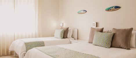 Triple Room | 1 bedroom, in-room safe, desk, free WiFi