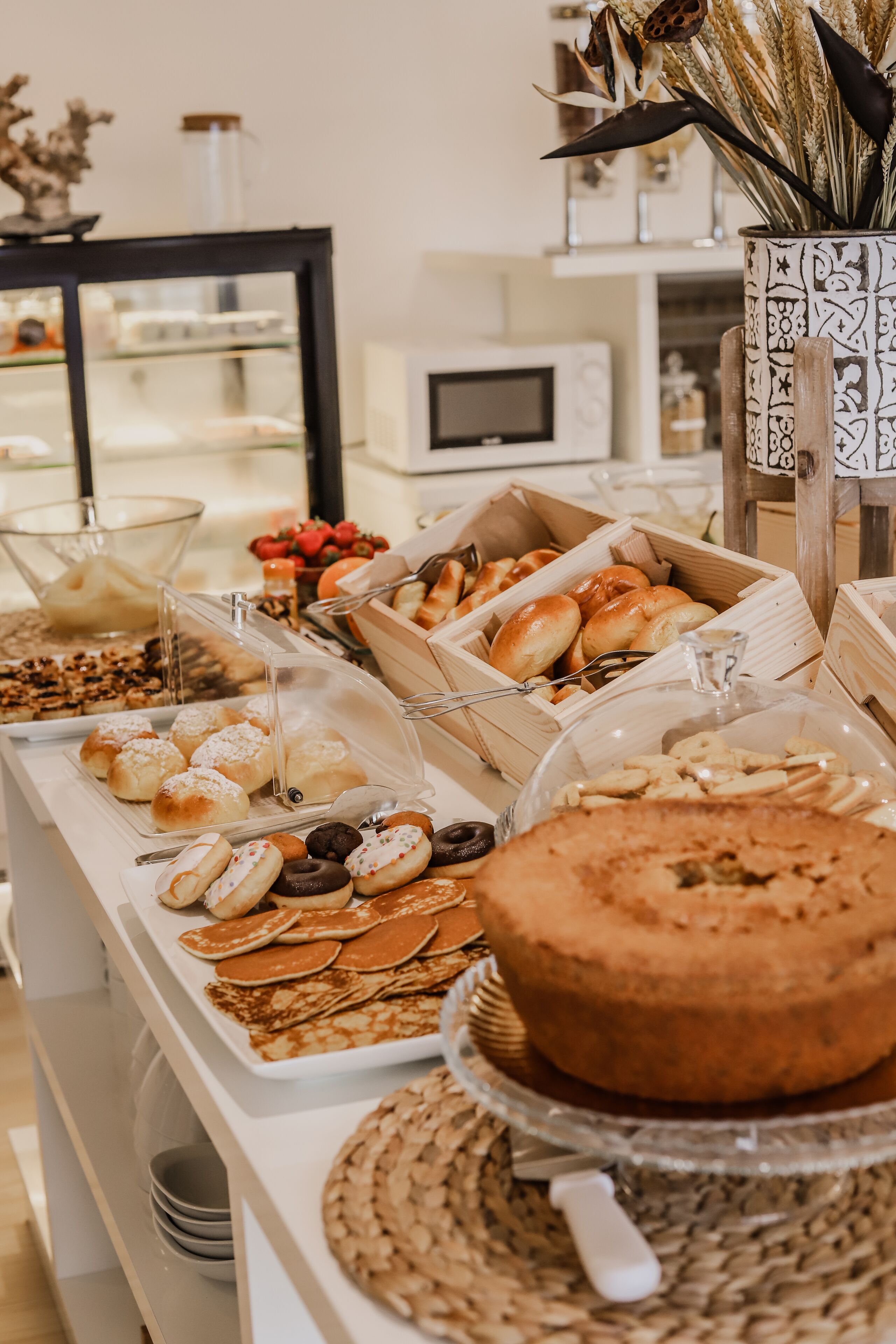 daily buffet breakfast (eur 5 per person)