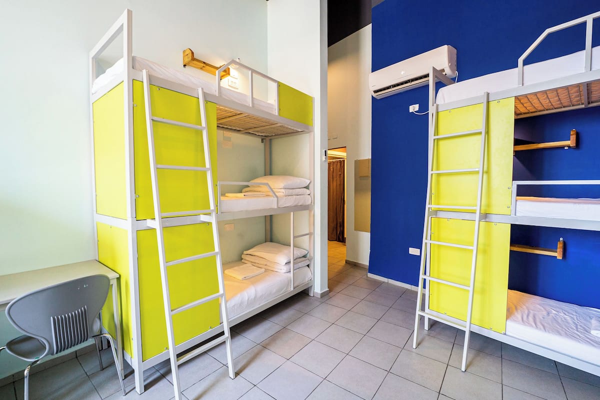 1 dormitorio, cortinas opacas, sistema de insonorización y wifi gratis