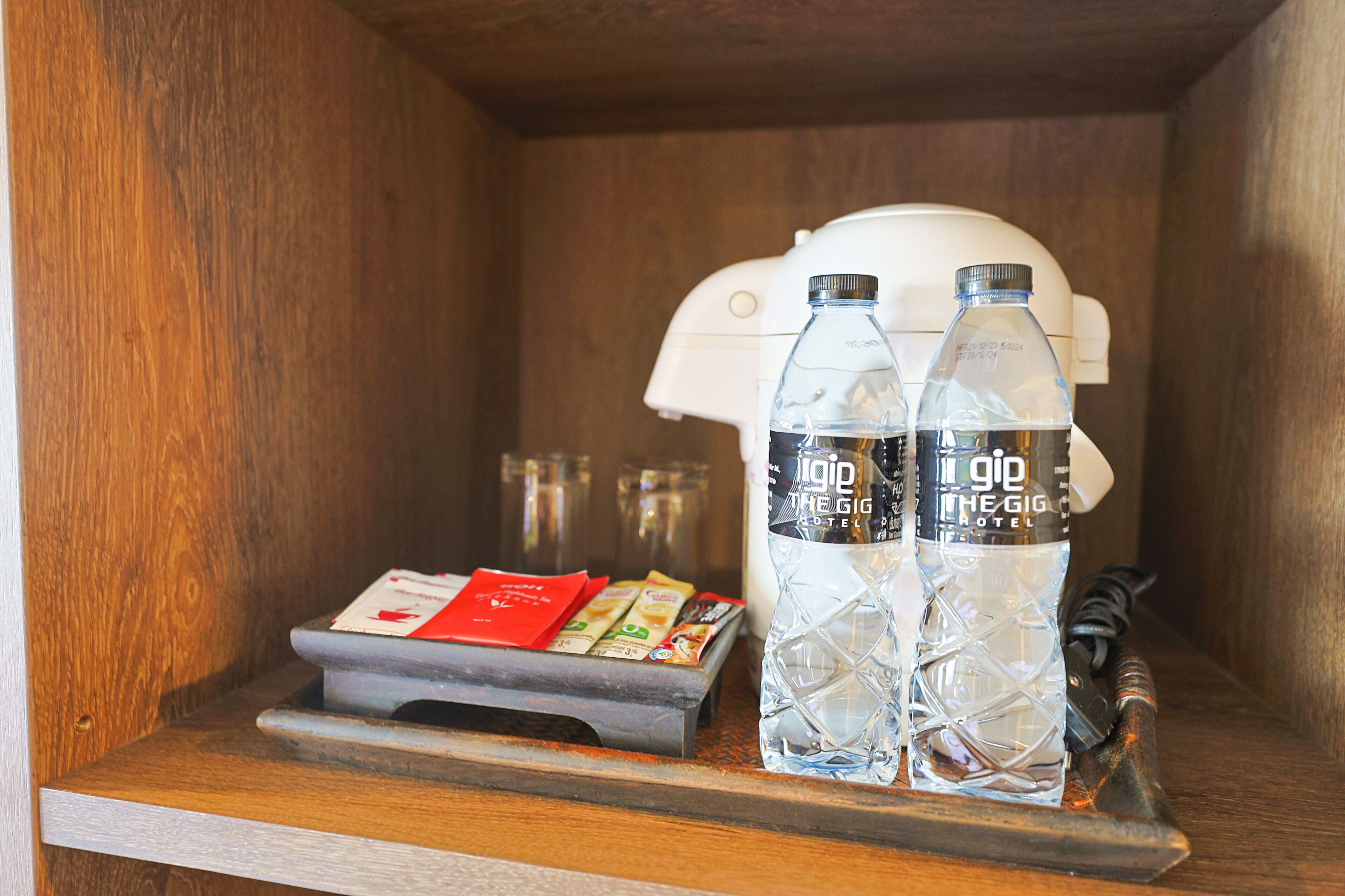 junior room | coffee and/or coffee maker