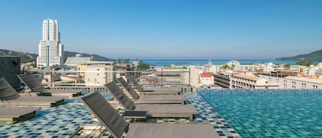 Outdoor pool, sun loungers