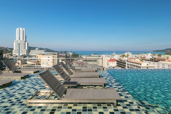 屋外プール、サンラウンジャー