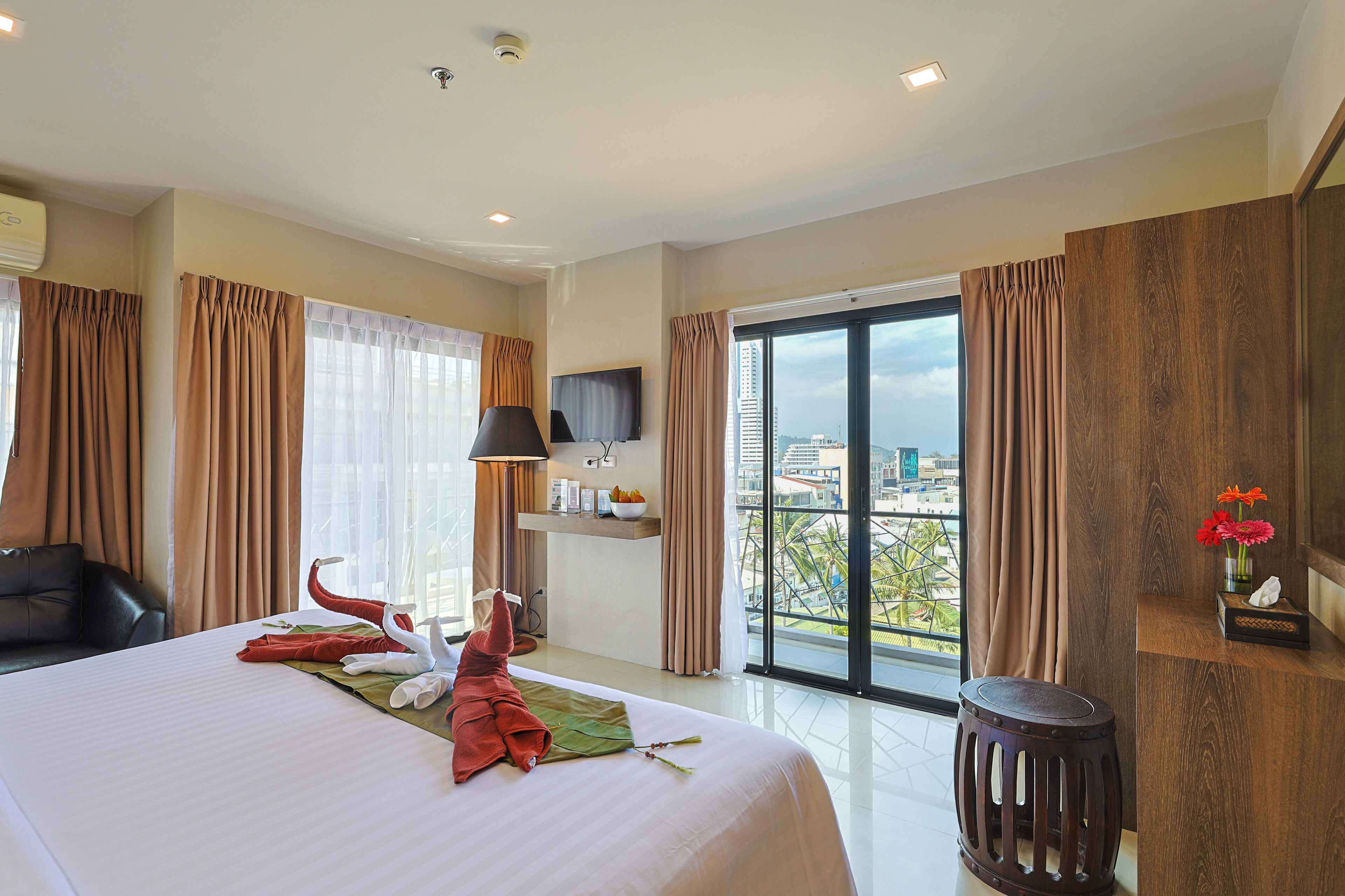 junior room | minibar, in-room safe, free cots/infant beds, rollaway beds