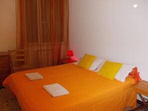 Standard Triple Room, Private Bathroom, Park View