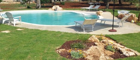 Piscine extérieure (ouverte en saison)