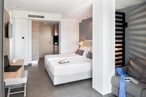 Superior Room | Hypo-allergenic bedding, in-room safe, desk, blackout drapes - Gkeea Boutique Hotel (Aristotelis)