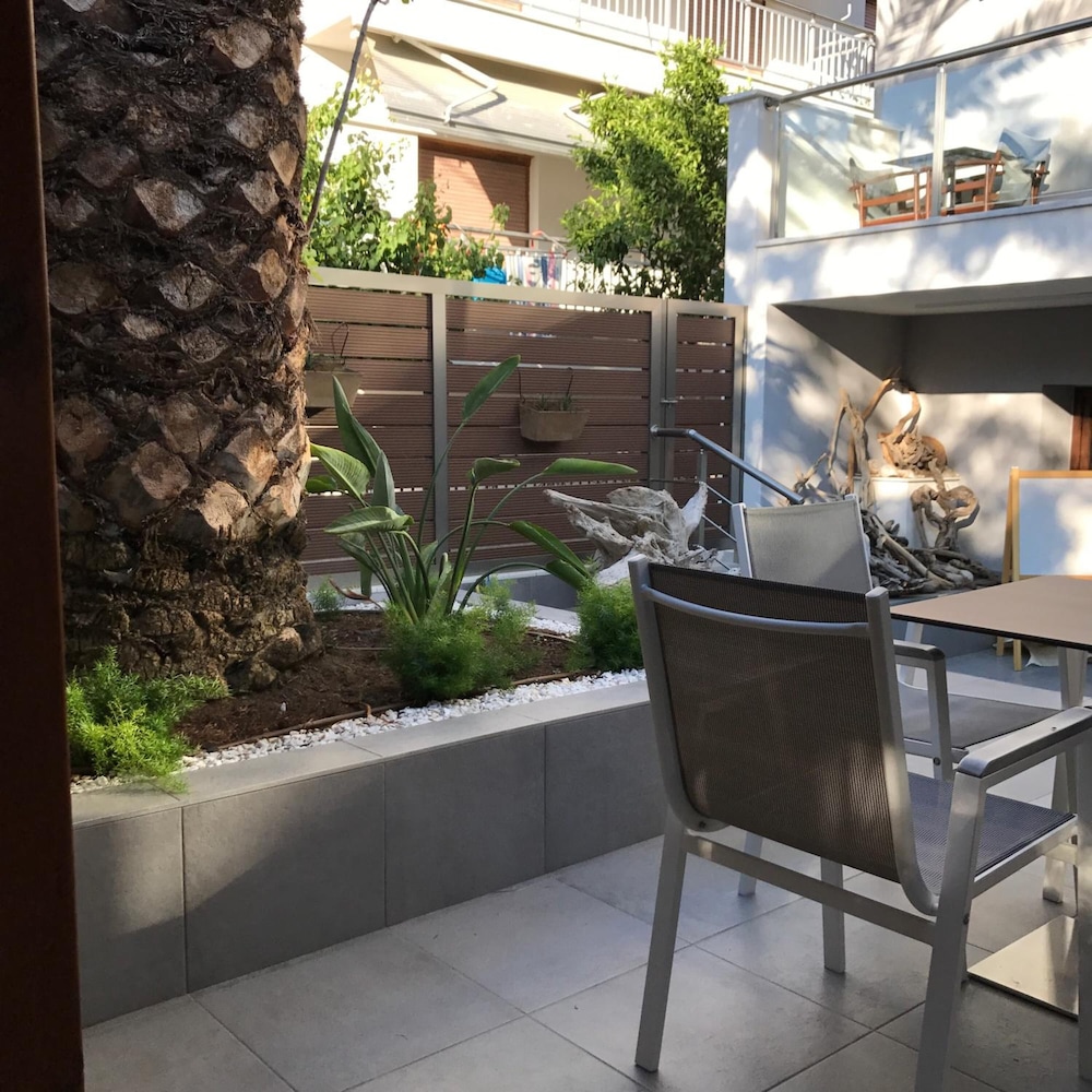 GKEEA Boutique Hotel by null