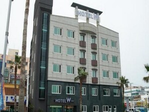 Exterior - Hotel W Topdong (Jeju City)
