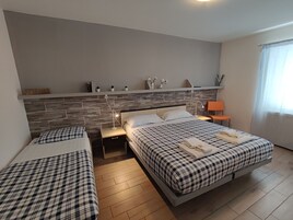 Apartamento, 1 habitación | Ropa de cama de alta calidad, escritorio, tabla de planchar con plancha