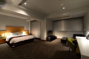 In-room safe, desk, iron/ironing board, free cribs/infant beds - INNSOMNIA akasaka (Tokyo)