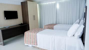 Frigobar, escrivaninha, Wi-Fi de cortesia, roupa de cama
