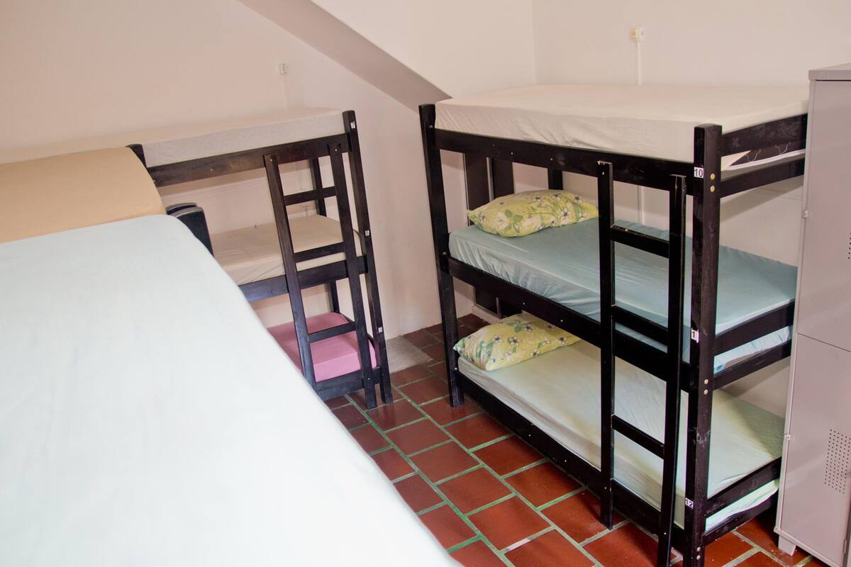 Premium bedding, free WiFi