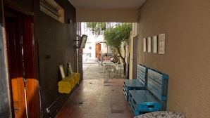 Interior entrance - Quintal do Maracana Hostel (Rio de Janeiro)