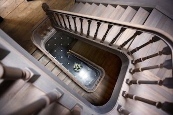 Ganda Rooms & Suites