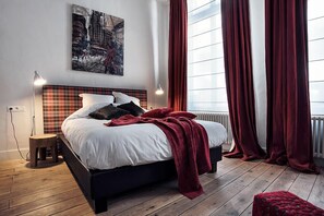 Superior Double Room | Premium bedding, memory-foam beds, desk, blackout curtains - Ganda Rooms & Suites (Ghent)