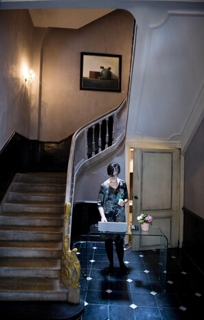 Reception - Ganda Rooms & Suites (Ghent)
