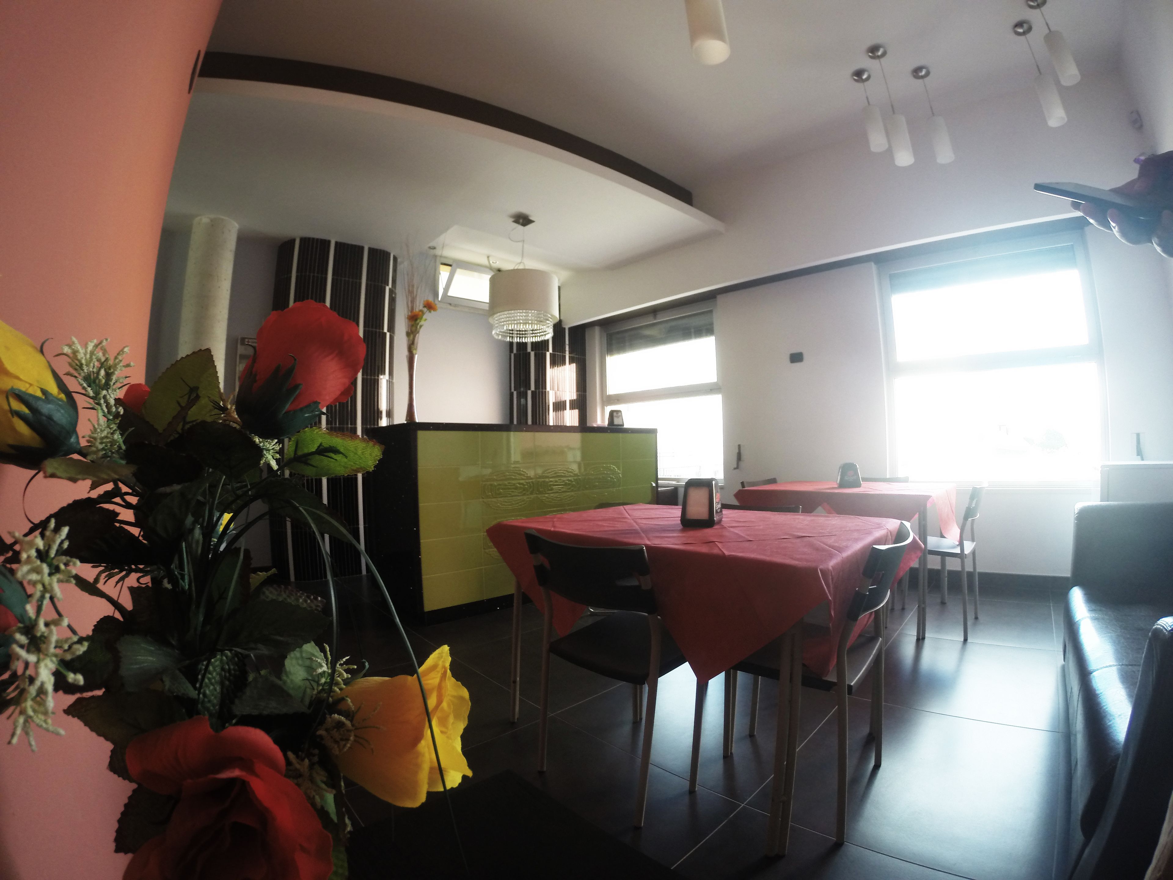 Tägliches inbegriffenes Frühstück