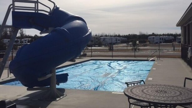 Outdoor pool - RV Resort At Carolina Crossroads (Roanoke Rapids)