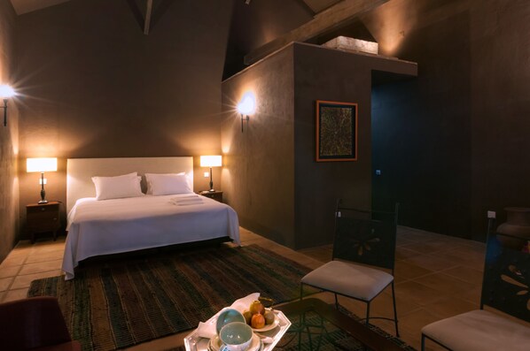 Suite (Pool) | Seprai premium, minibar, brankas, dan didekorasi berbeda-beda