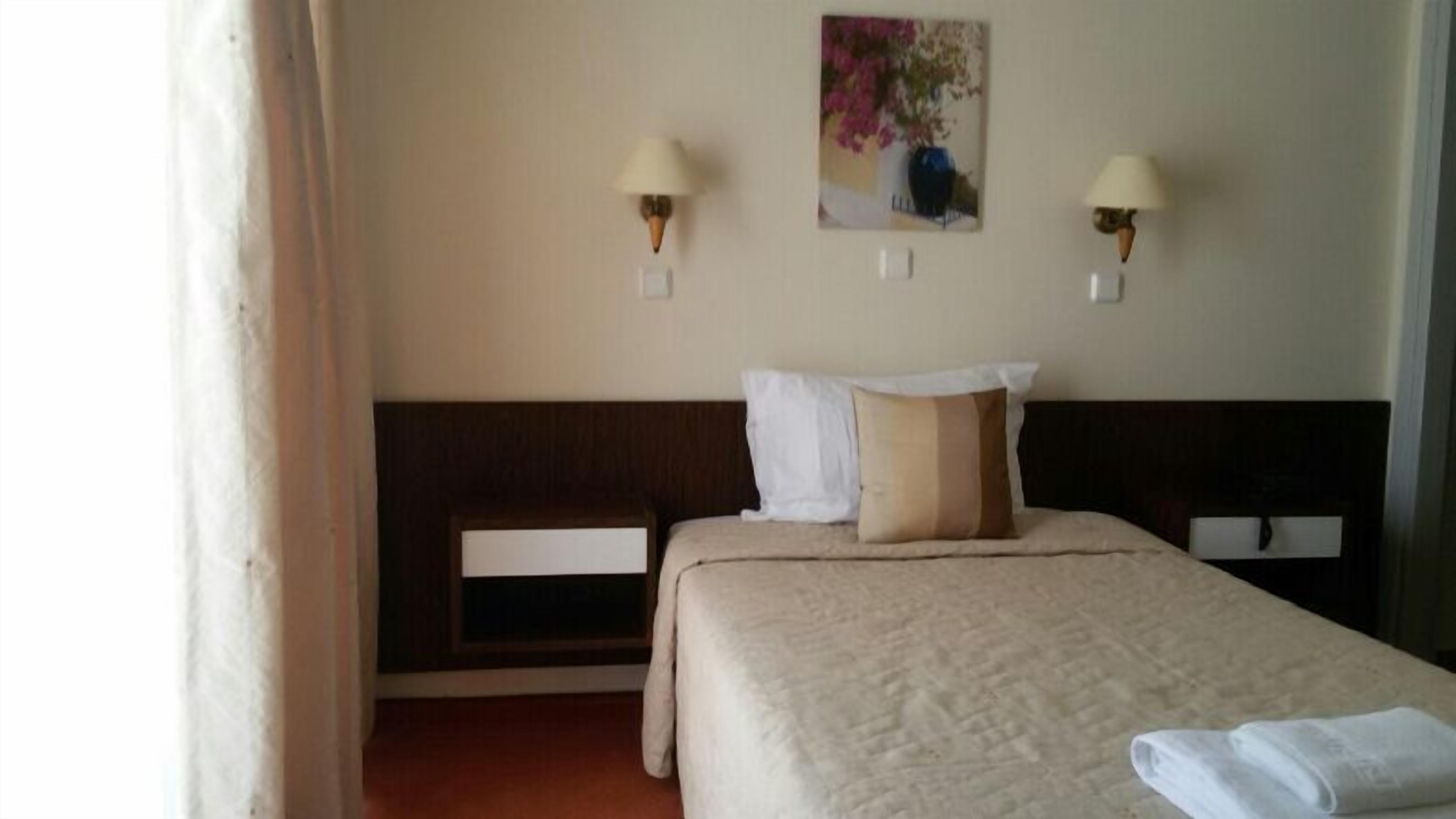 single room | in-room safe, free wifi