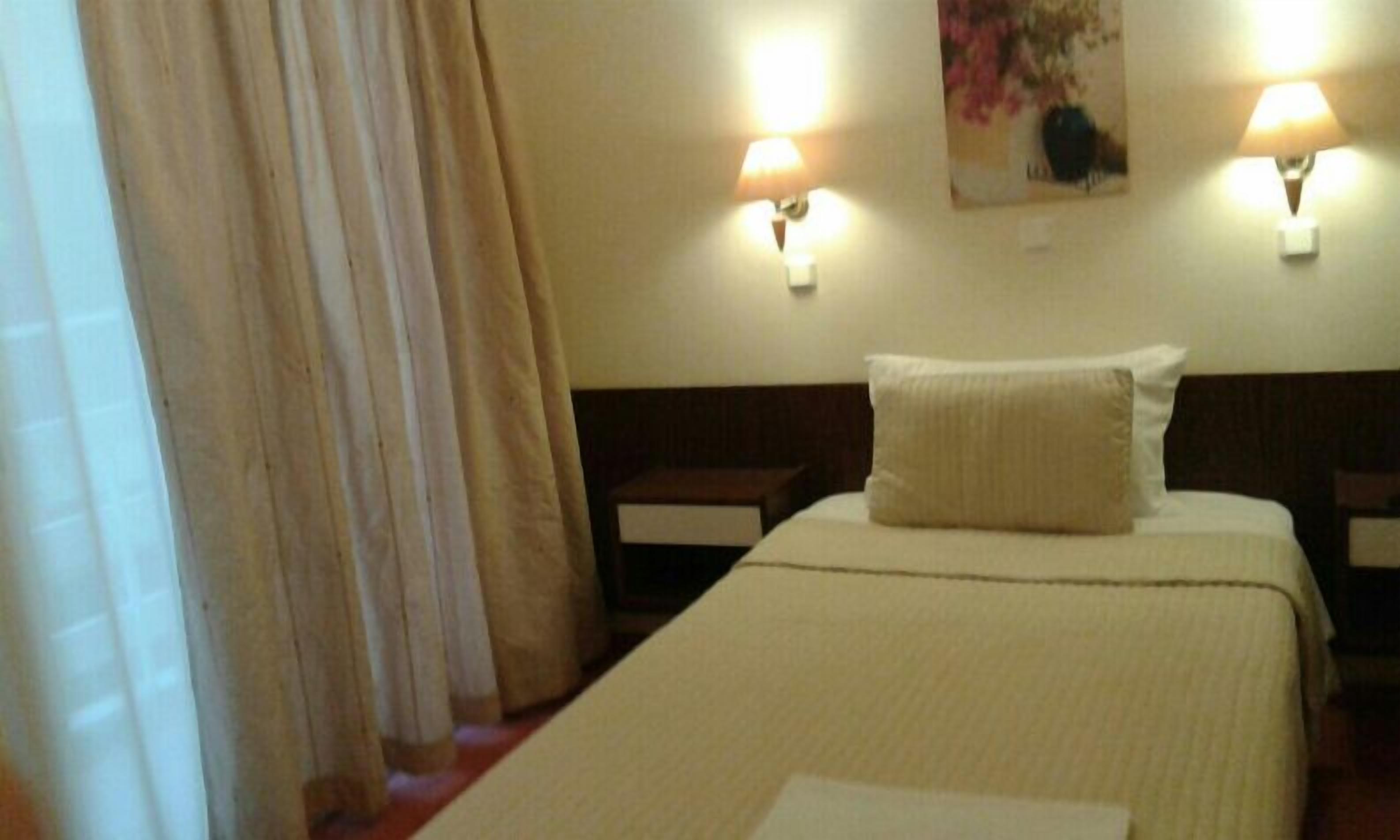 single room | in-room safe, free wifi