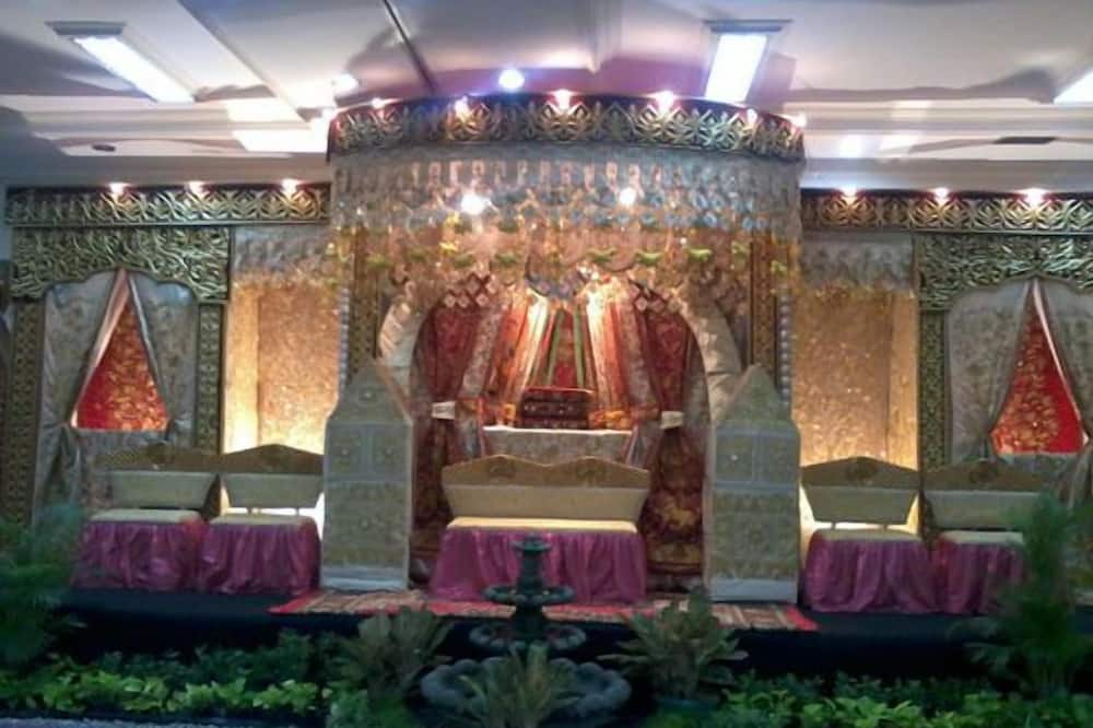 Puri Jaya Hotel