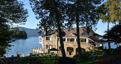 Boathouse Waterfront Lodging