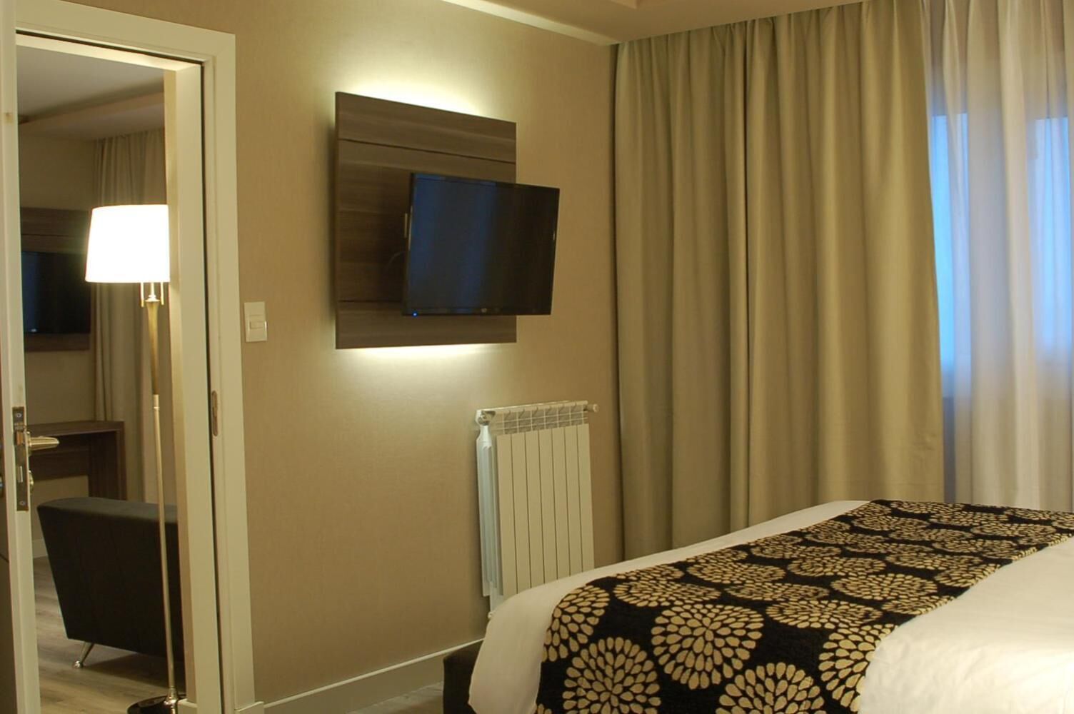 minibar, in-room safe, desk, free wifi