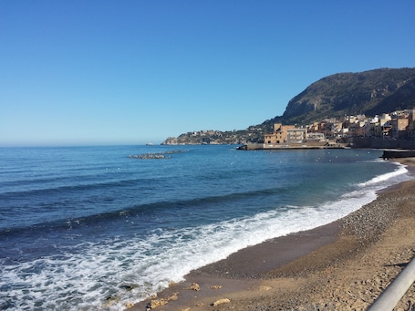 Una playa cerca