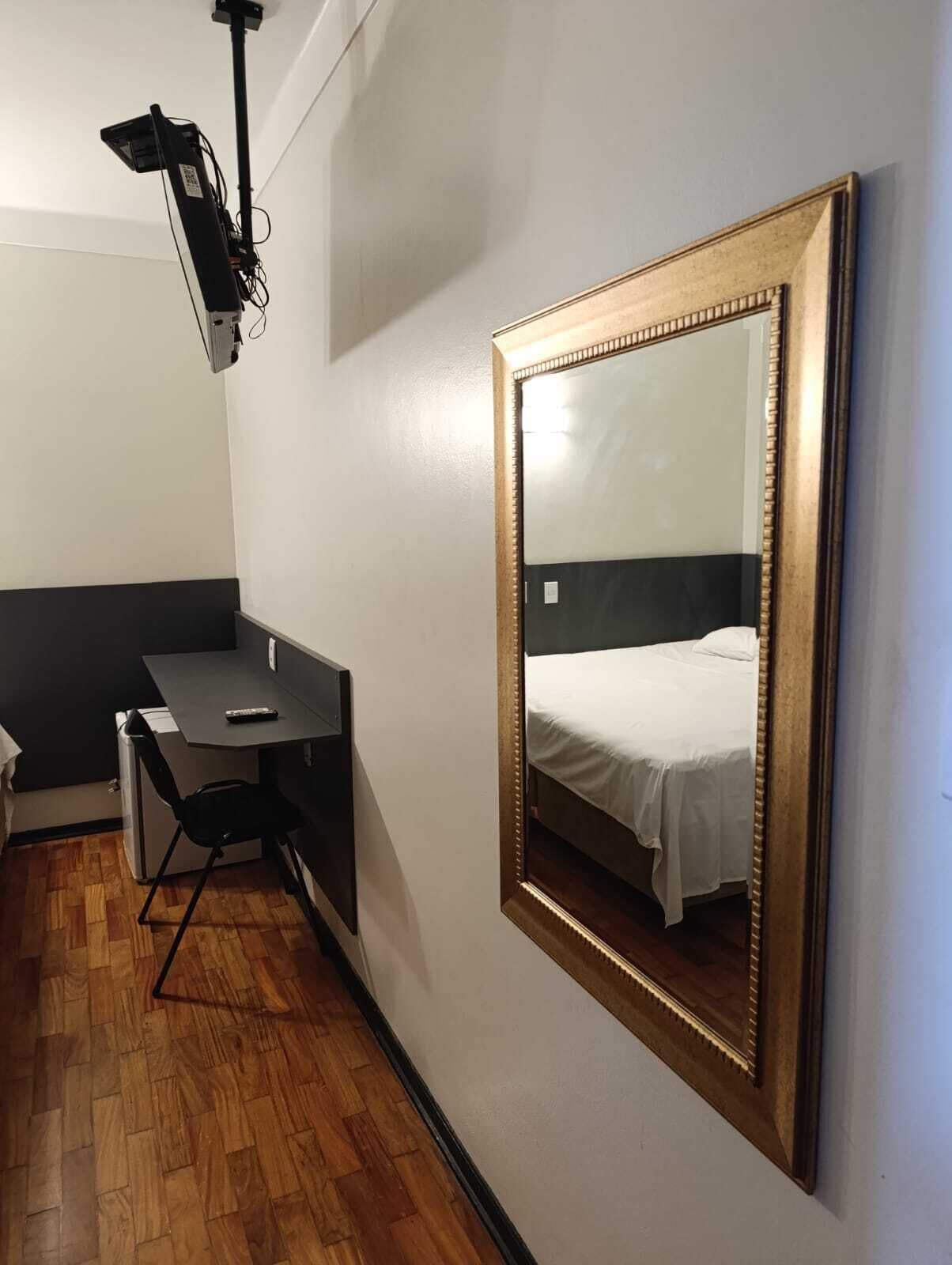 Apartment Standard Single | Minibar, desk, blackout drapes, free WiFi