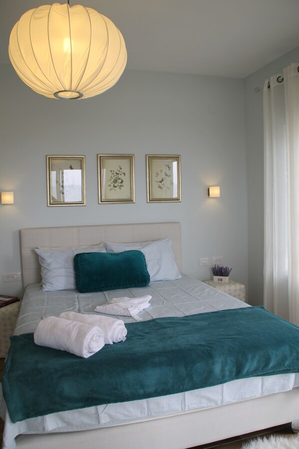 5 chambres, literie de qualité supérieure, fer et planche à repasser