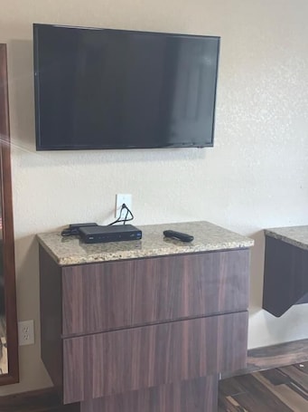 Free WiFi. Prince of Wales Motel