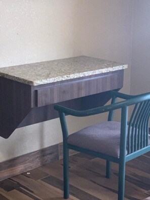 Dining - Prince of Wales Motel (Lake Wales)